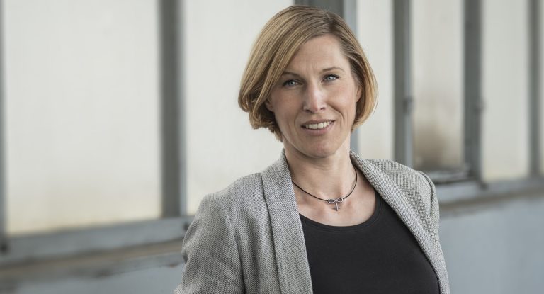 Kathrin Strous als neues Vorstandsmitglied bei Zwiesel Kristallglas AG